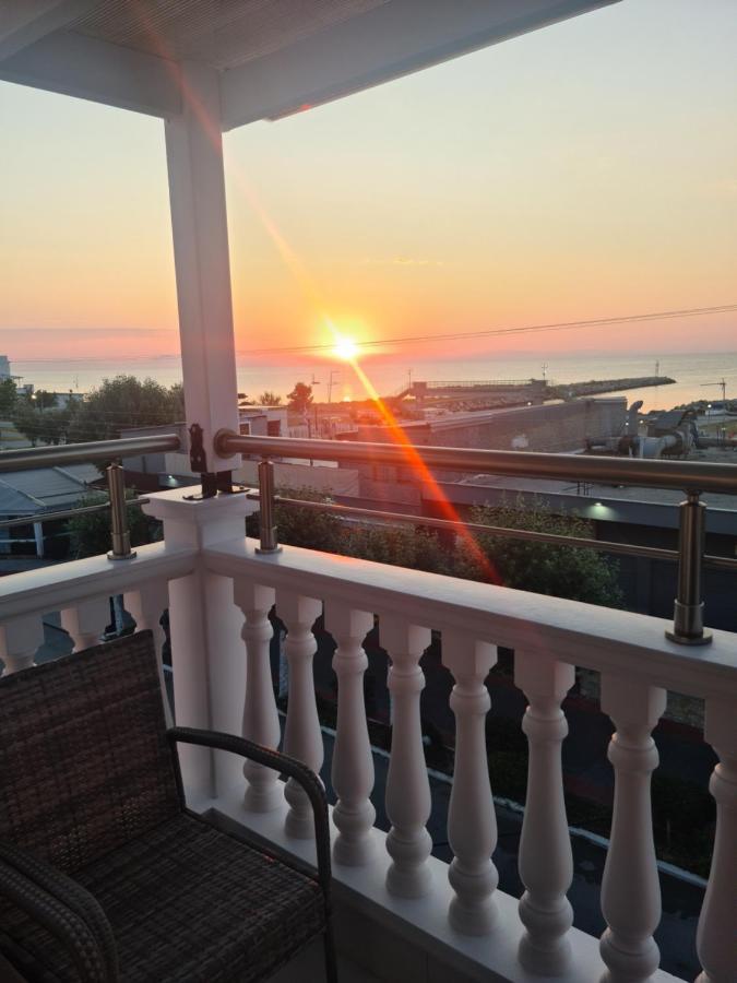 Apartments Nera Paralia-Apartment With Sea View Eksteriør bilde
