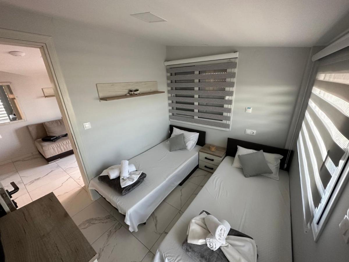 Apartments Nera Paralia-Apartment With Sea View Eksteriør bilde