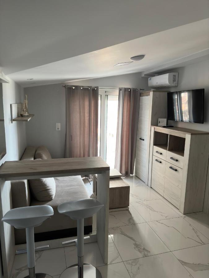 Apartments Nera Paralia-Apartment With Sea View Eksteriør bilde